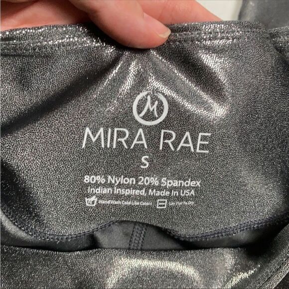 Mira Rae Silver Laila Metallic Capri Leggings - Picture 9 of 12